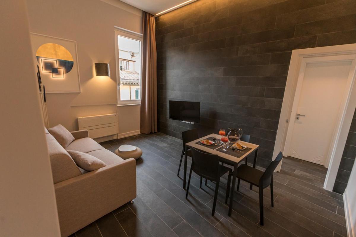 Residenza Trinita Maggiore Napoli Ngoại thất bức ảnh